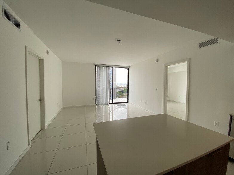 Building Photo - 5300 Paseo Blvd