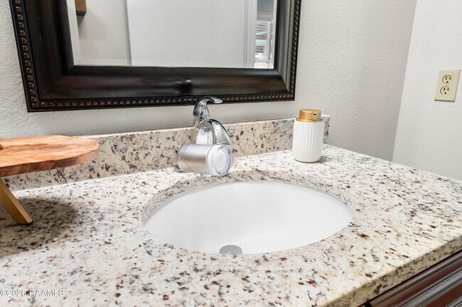 Building Photo - 401 Pinto St