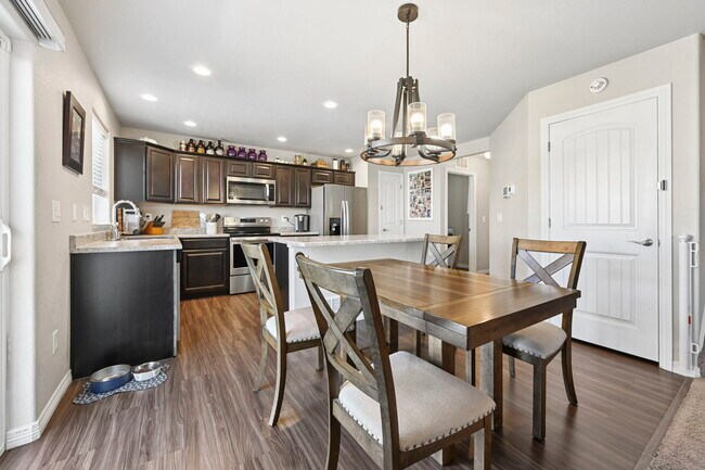 Building Photo - 6437 Vedder Dr