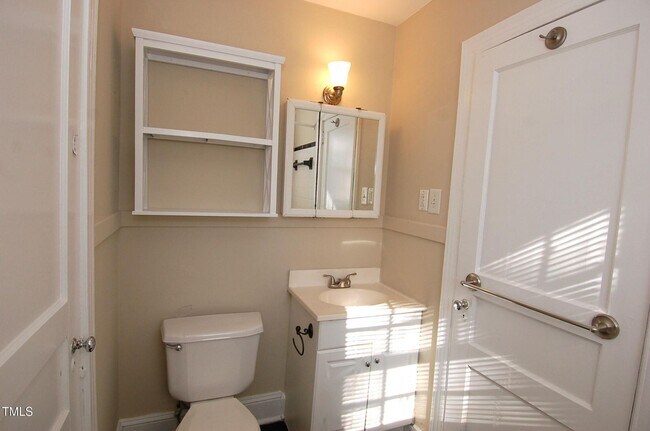 Building Photo - 3206