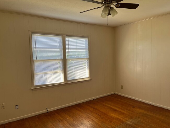 Building Photo - 3BR/1BA off Shed Road in Bossier City