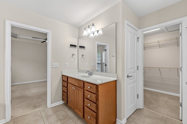 Building Photo - 8611 Macedonia Lake Dr