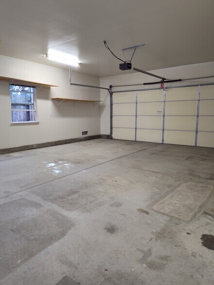 Building Photo - 6112 Wright Way