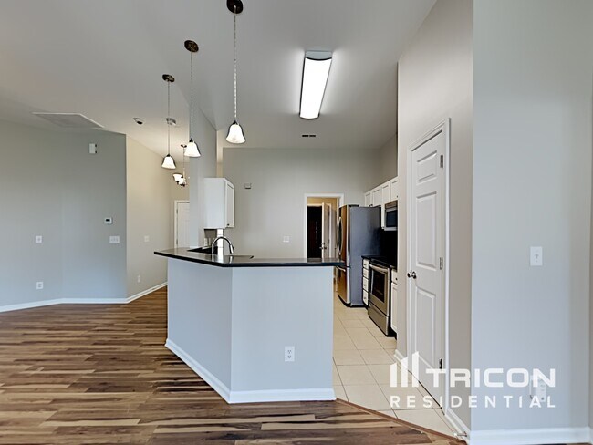 Building Photo - 5920 Patricia Ryan Dr