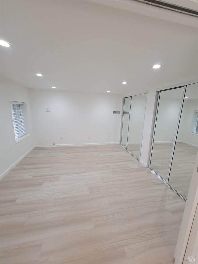 Building Photo - 346 Corte Madera Ave
