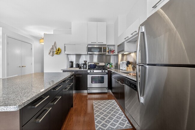 Building Photo - 88 Kingston St