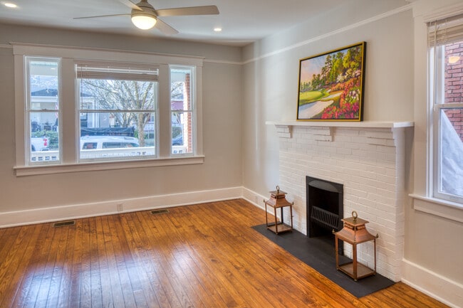 Building Photo - 228 W 38th St