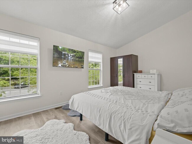 Building Photo - 7729 Patuxent Oak Ct
