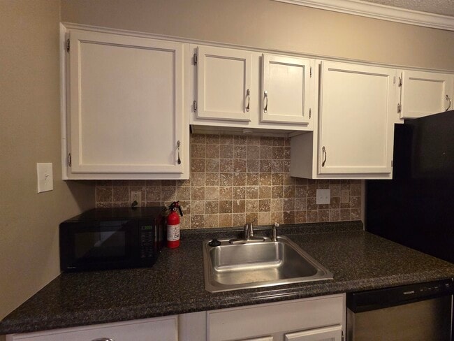 Building Photo - 2104 Harbert Ave