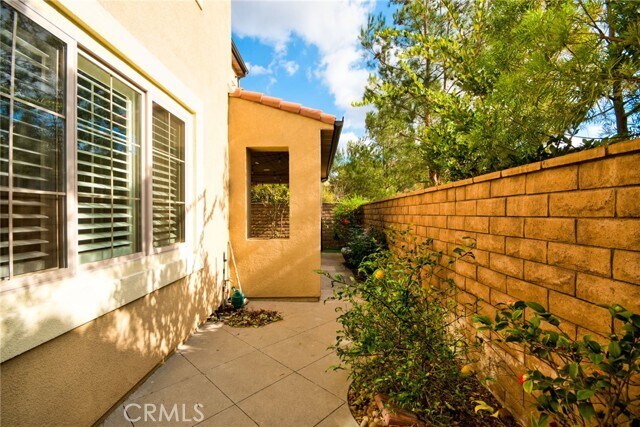Building Photo - 116 Bridle Path