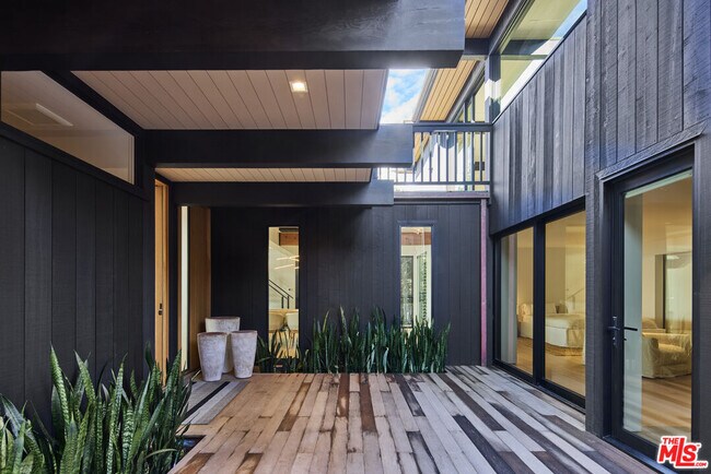 Building Photo - 24548 Malibu Rd