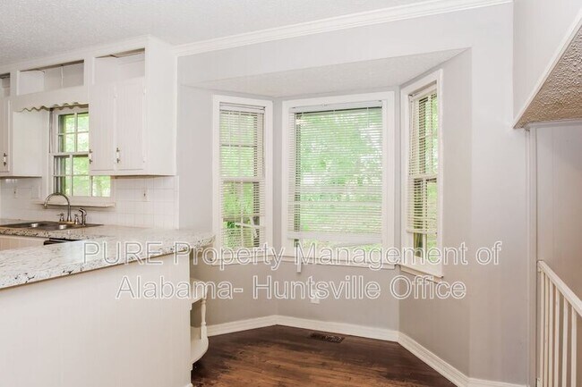 Building Photo - 11313 Mountain Crest Dr SE