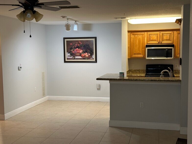 Dining room - 7405 Vista Way