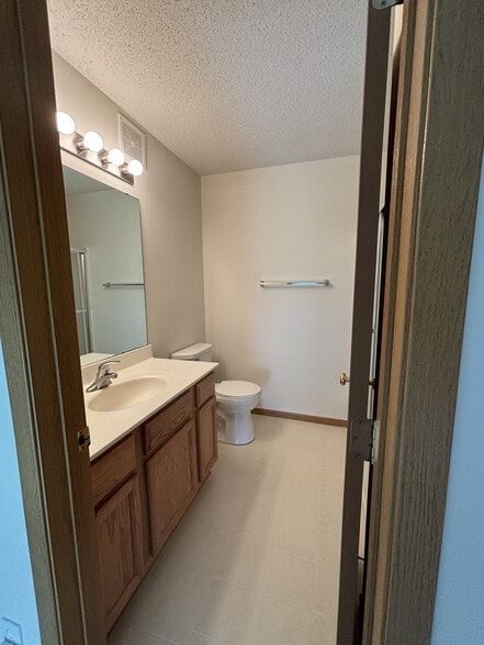 second floor bathroom - 7792 Village Pl