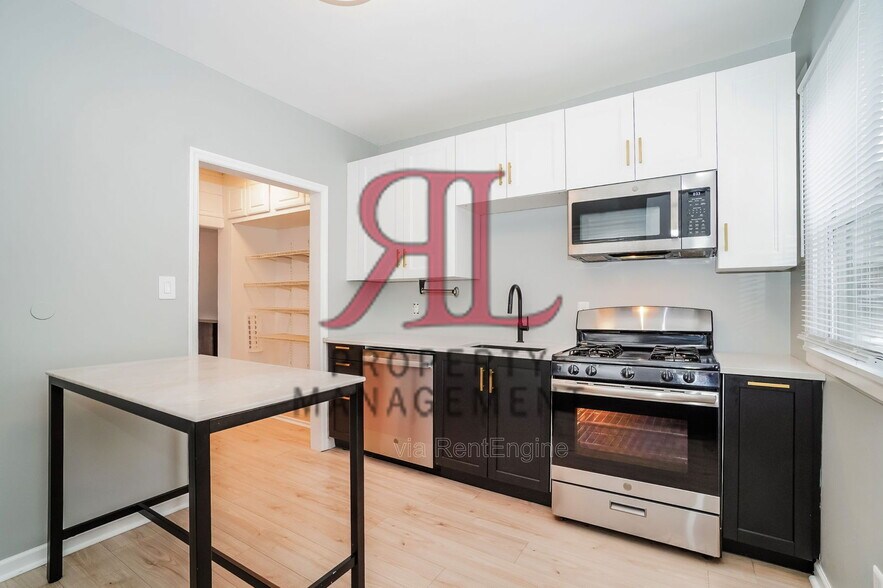 Building Photo - 543 E Jenkins Ave