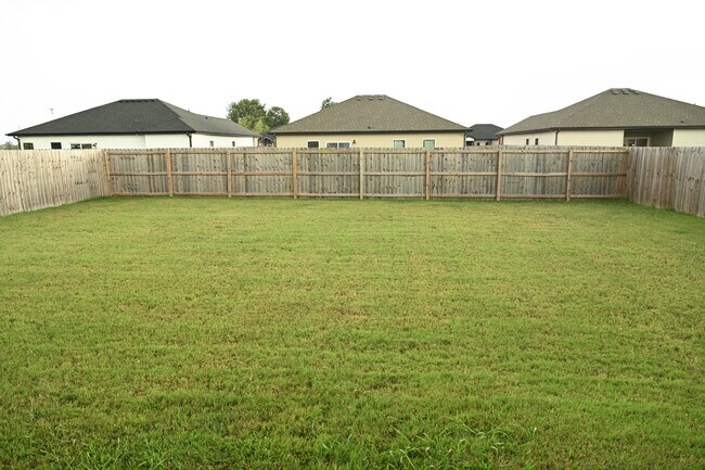 Building Photo - 211 Grove Ln