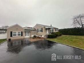 Building Photo - 403 Old Georges Rd