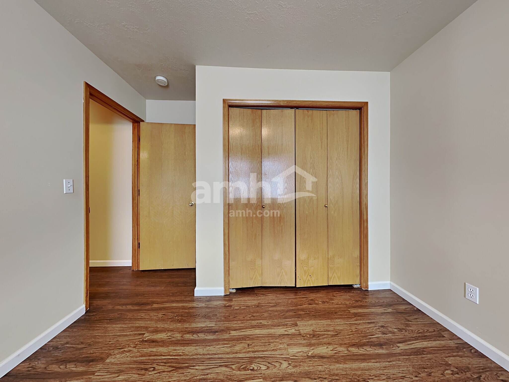 Building Photo - 641 NW Meadows Dr