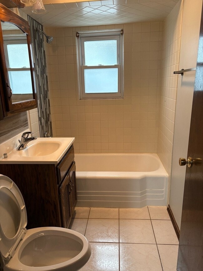 Building Photo - 9607 Merrimac Ave