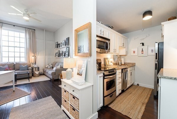 Building Photo - 16 Balmoral St