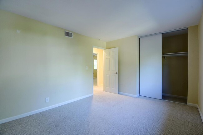 Building Photo - Remodeled townhouse with AC, Top Cupertino...