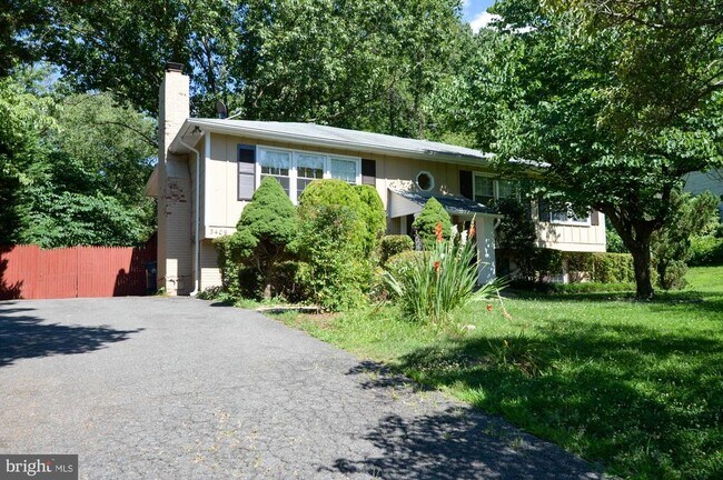 Building Photo - 3409 Beverly Dr