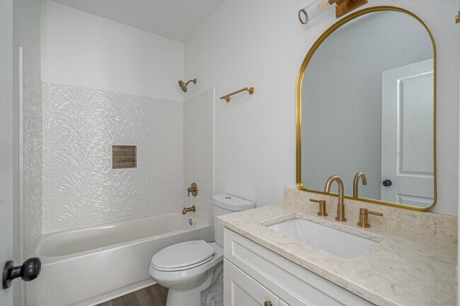 Building Photo - 637 E Anderson St