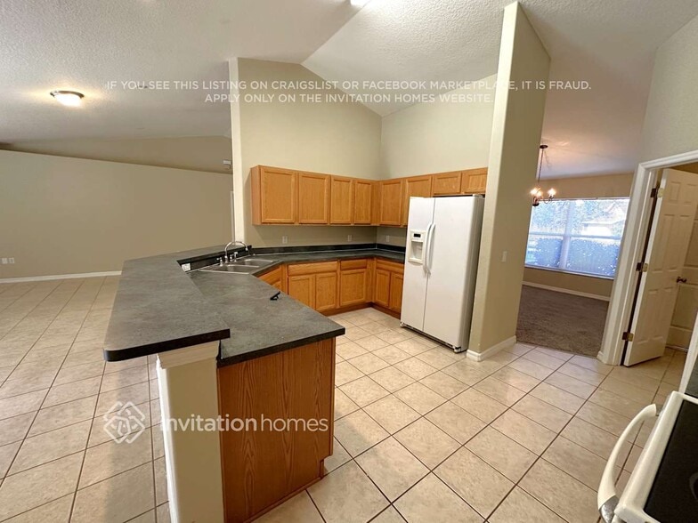 Building Photo - 751 W Gaucho Cir