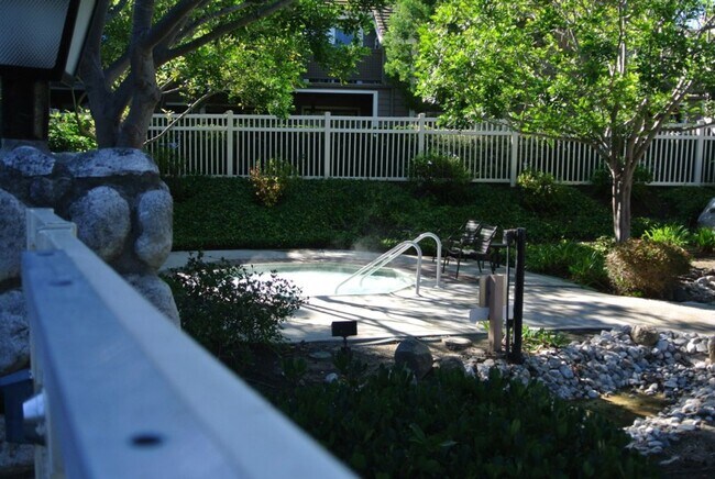 Building Photo - Downstairs Condo in the Shadowridge Aspens Community!~ Shadowridge