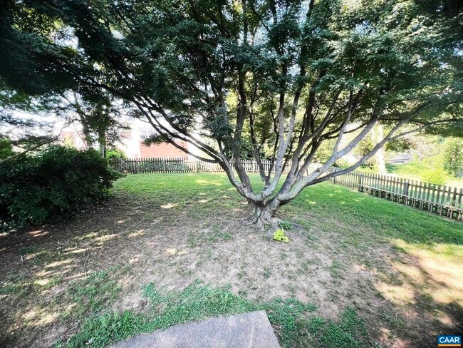 Building Photo - 1101 Grove St