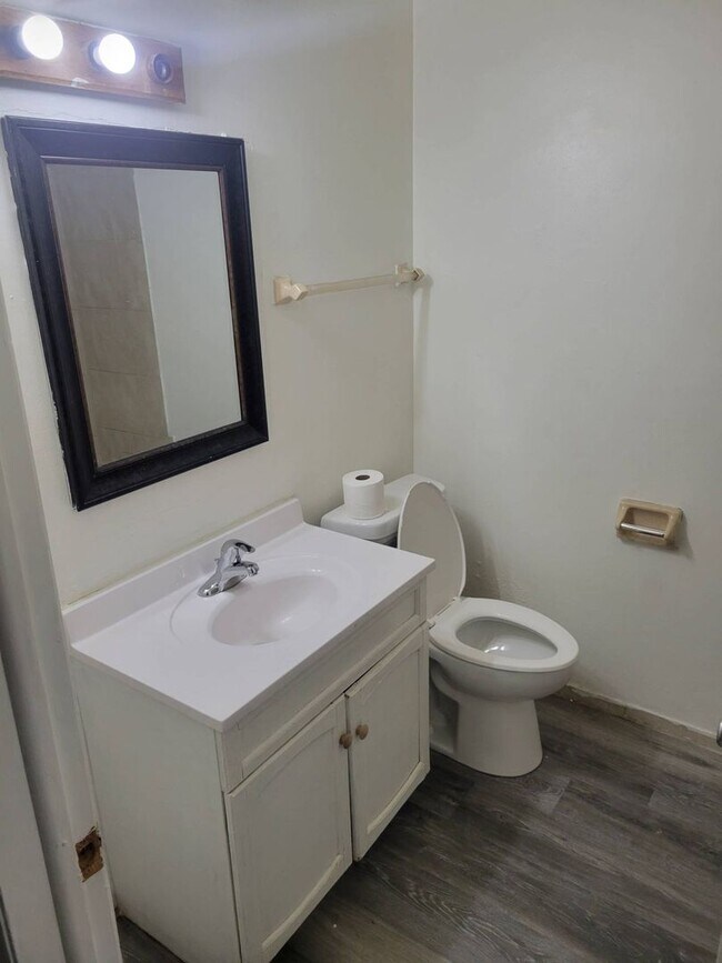 Building Photo - 6910N43rdM(723)
