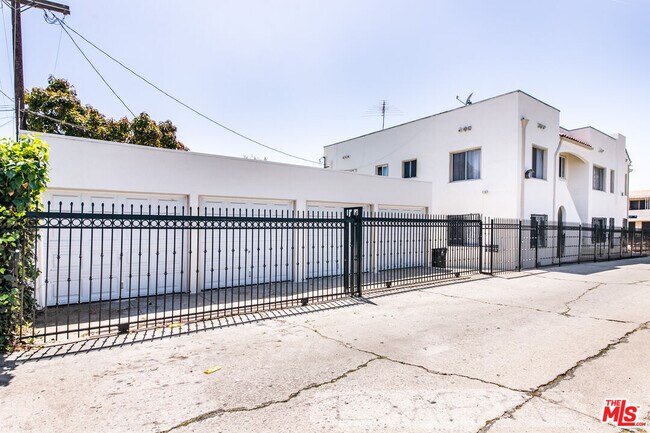 Building Photo - 1142 Mullen Ave