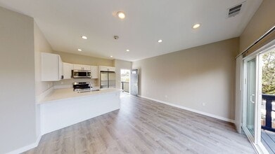 Building Photo - New 4 bed house with Private Deck!