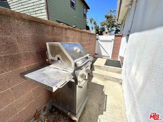 Building Photo - 19334 Beckworth Ave