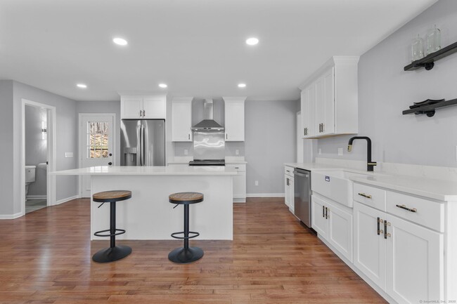 Building Photo - 40 Harkness Dr