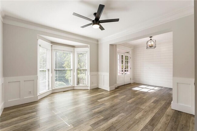 Building Photo - 330 Summerlin Dr