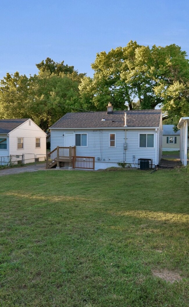 Building Photo - U. City - Beautiful Rehabbed home for rent