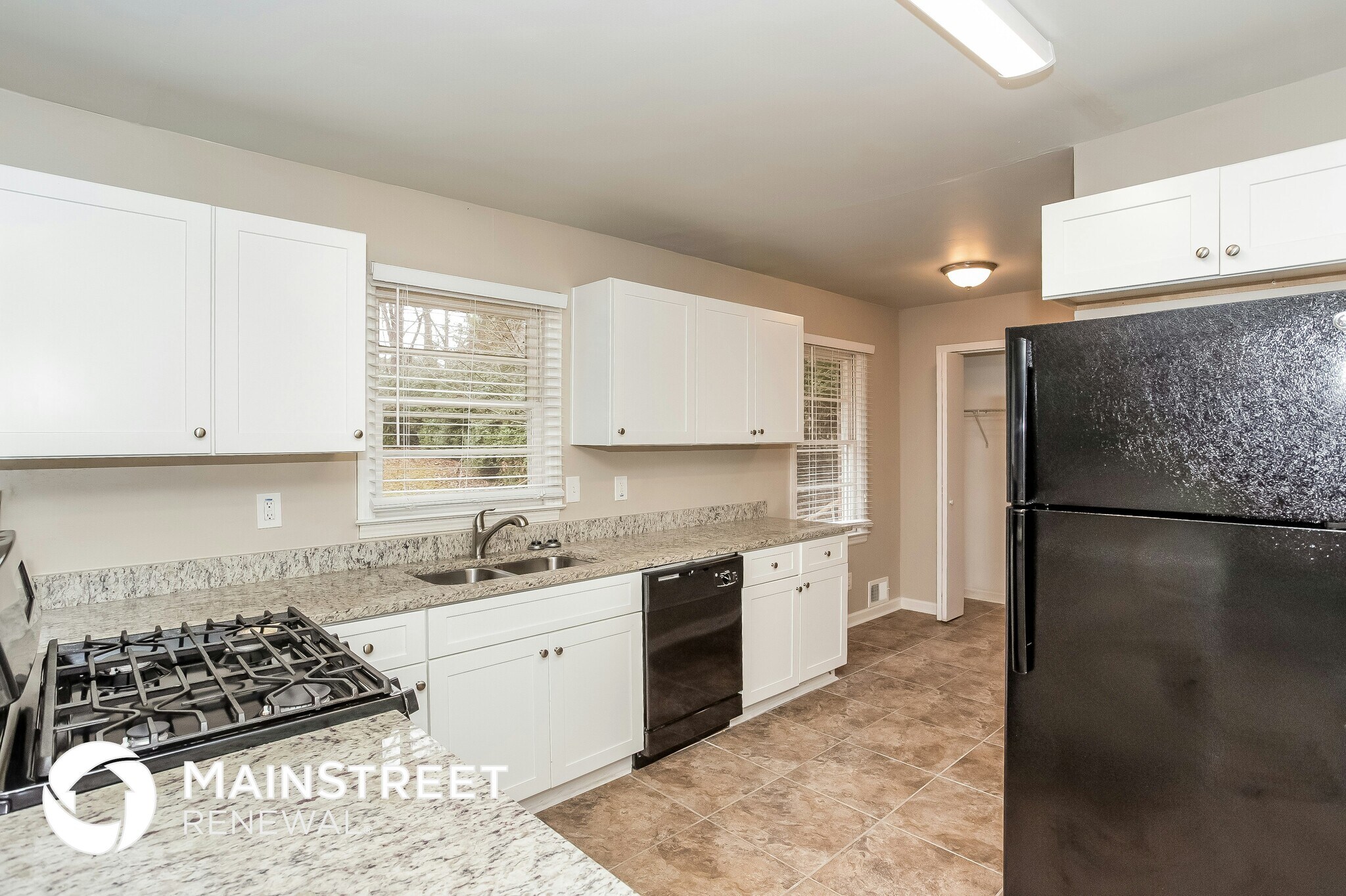 Building Photo - 1354 Pendley Dr