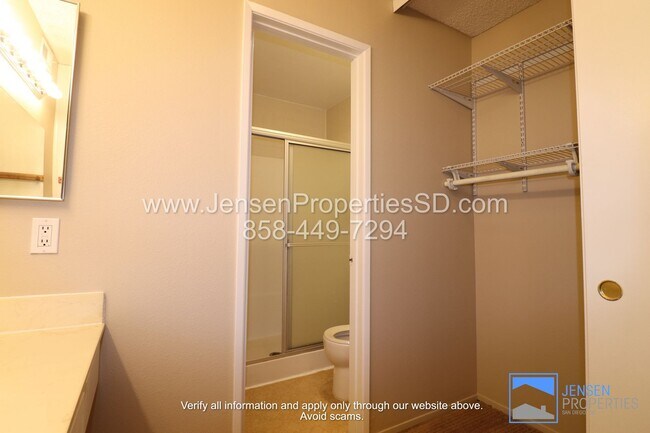 Building Photo - CHARMING 2BR/2BA CONDO W/ GARAGE