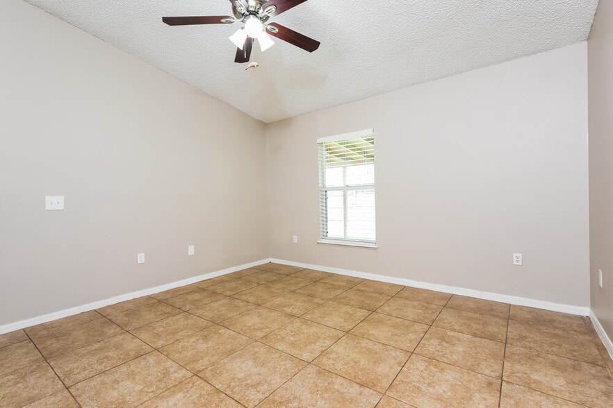 Building Photo - 16844 Cornerwood Dr