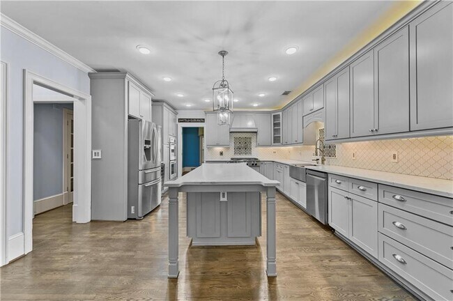 Building Photo - 860 Cramac Dr