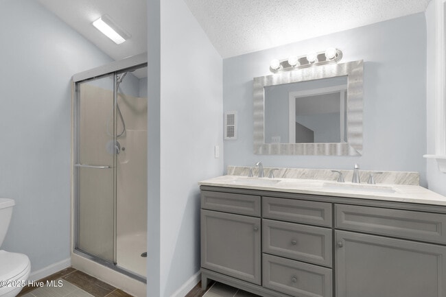 Building Photo - 907 Port Royal Ct