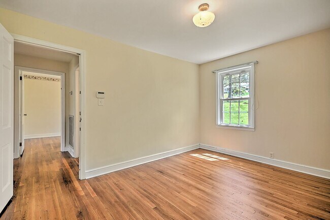 Building Photo - 1212 Tusculum Blvd