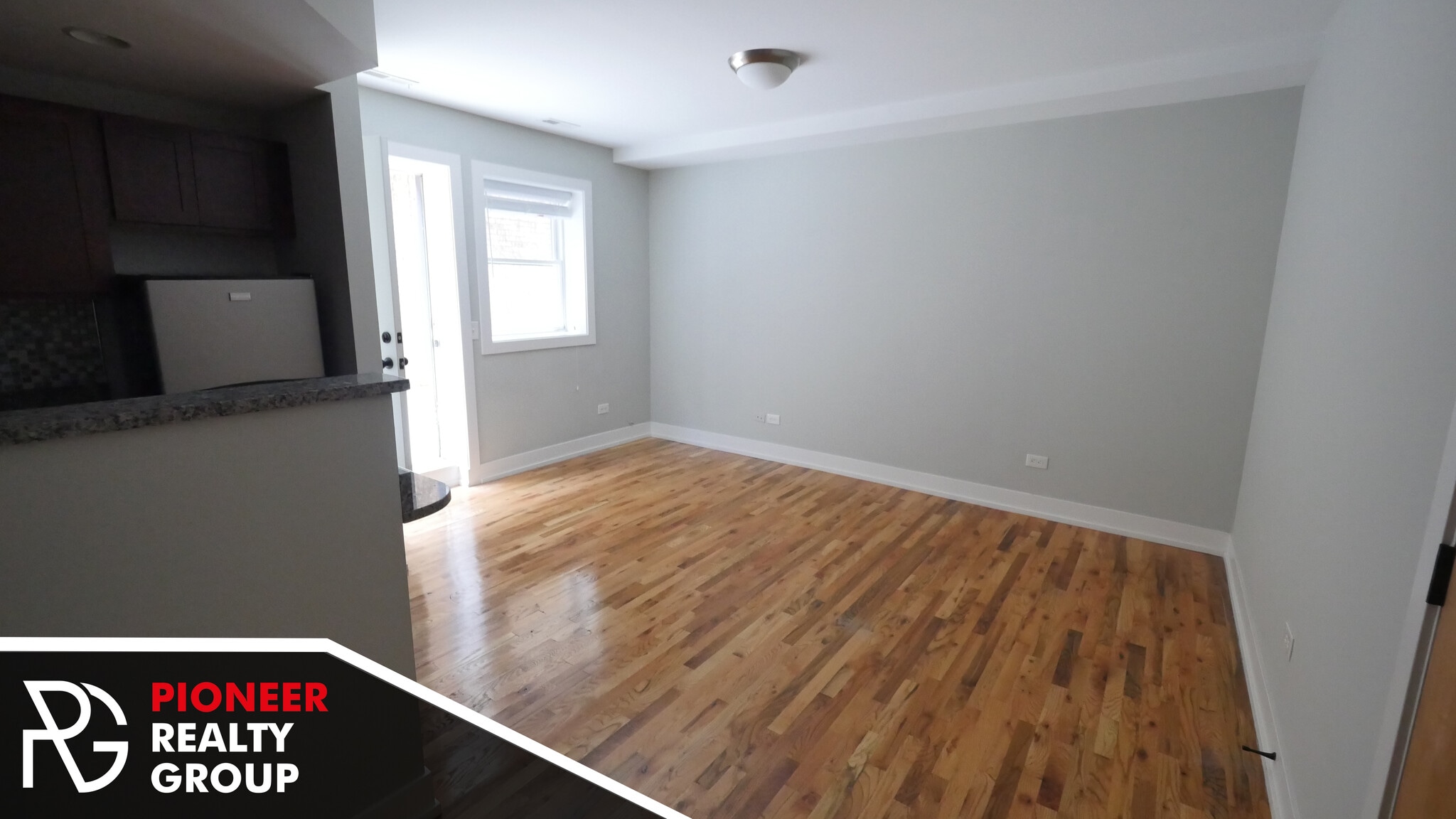 Building Photo - 560 W Arlington