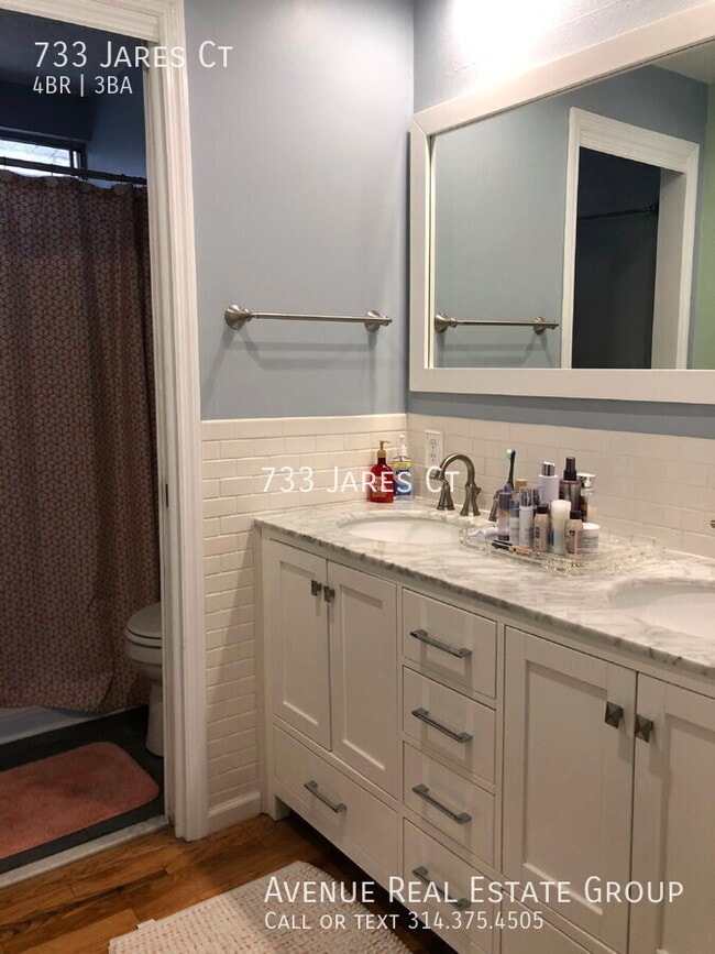 Building Photo - 733 Jares Ct