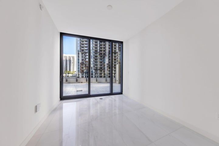 Building Photo - 300 Biscayne Blvd Way