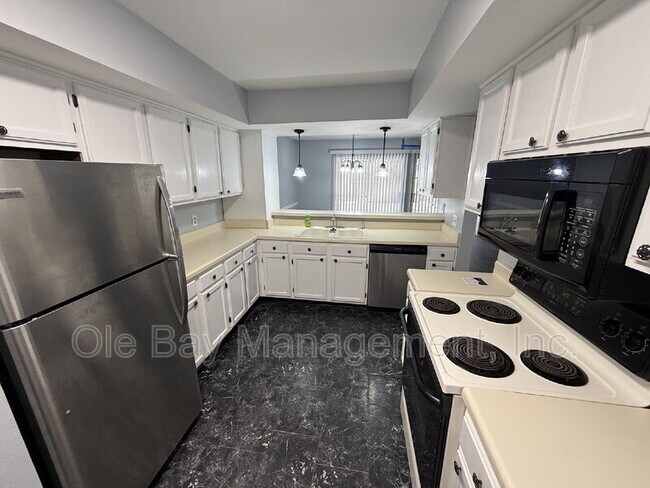 Building Photo - 6701 Dickens Ferry Rd