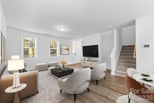 Building Photo - 712 Rodey Ave
