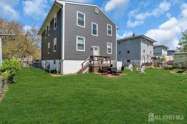 Building Photo - 36 Van Buren Ave