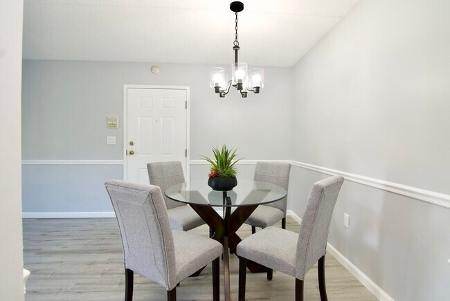 Building Photo - 22 Maple Crest Cir